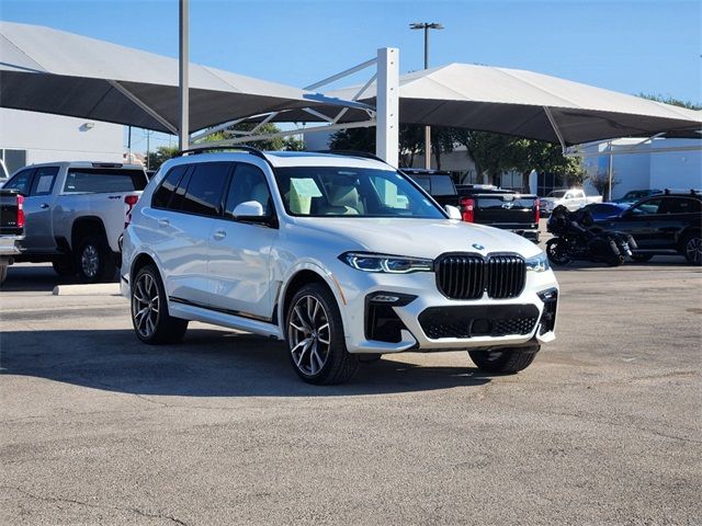 2021 BMW X7 M50i