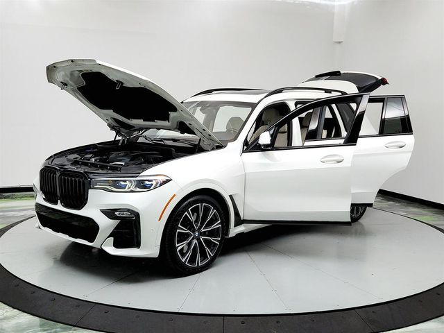 2021 BMW X7 M50i