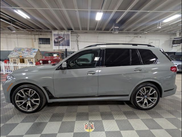 2021 BMW X7 M50i