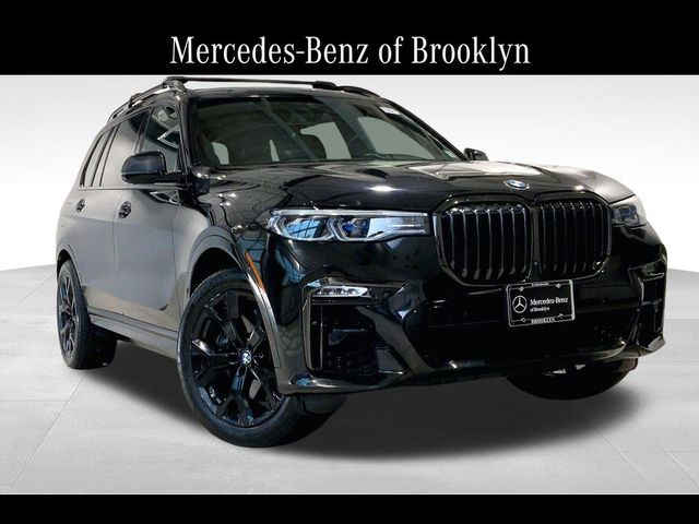 2021 BMW X7 M50i