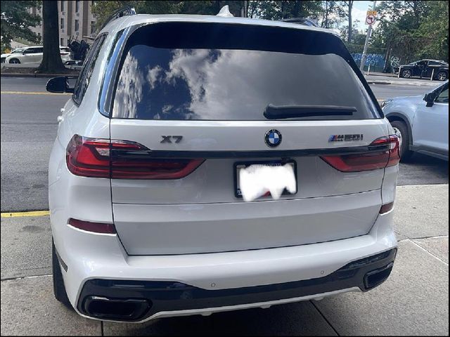 2021 BMW X7 M50i