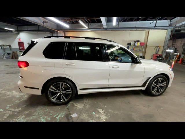 2021 BMW X7 M50i