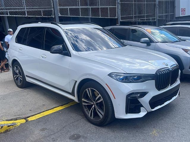 2021 BMW X7 M50i