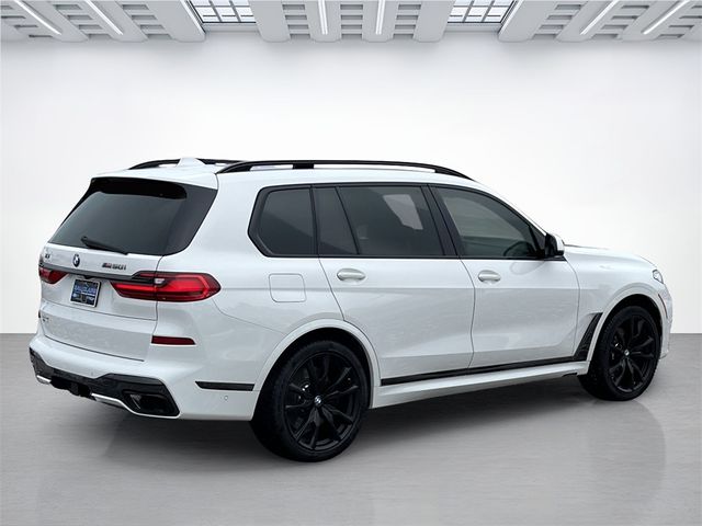 2021 BMW X7 M50i