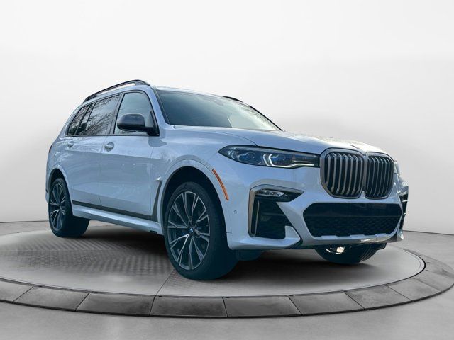 2021 BMW X7 M50i