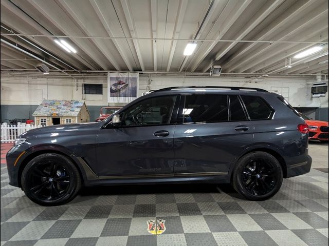 2021 BMW X7 M50i