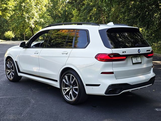 2021 BMW X7 M50i