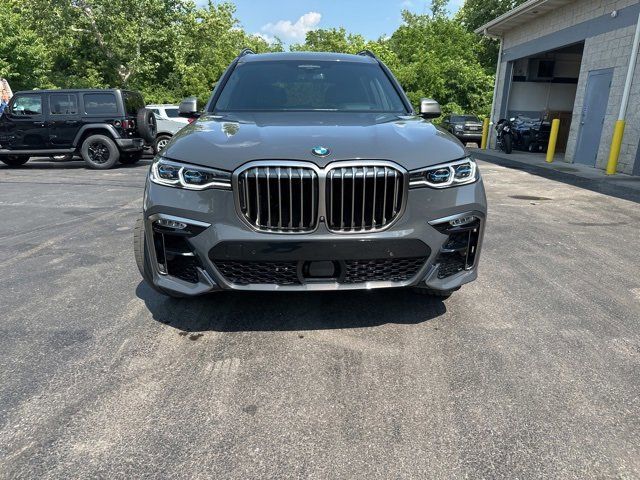 2021 BMW X7 M50i