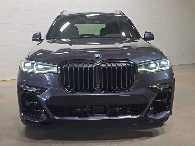 2021 BMW X7 M50i