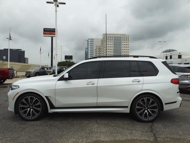 2021 BMW X7 M50i