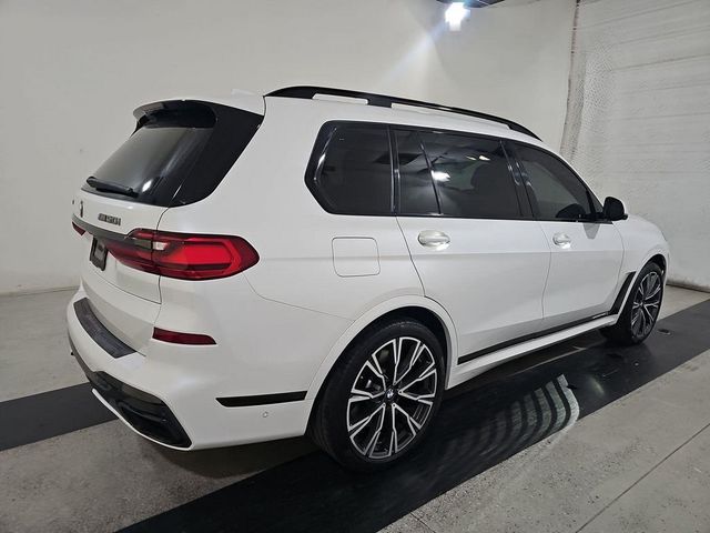 2021 BMW X7 M50i