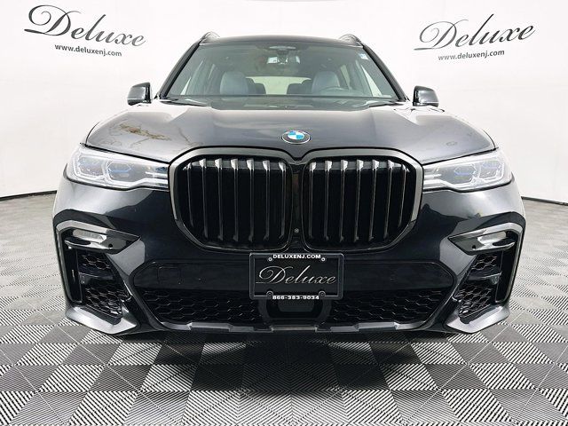 2021 BMW X7 M50i