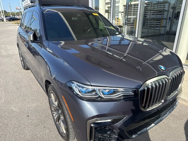 2021 BMW X7 M50i