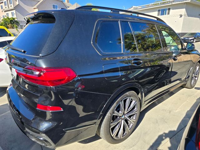 2021 BMW X7 M50i