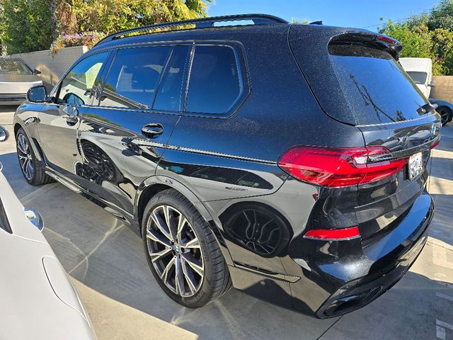 2021 BMW X7 M50i