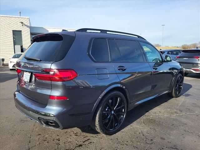 2021 BMW X7 M50i