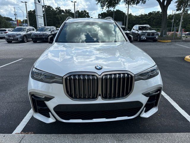 2021 BMW X7 M50i