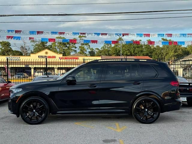 2021 BMW X7 M50i