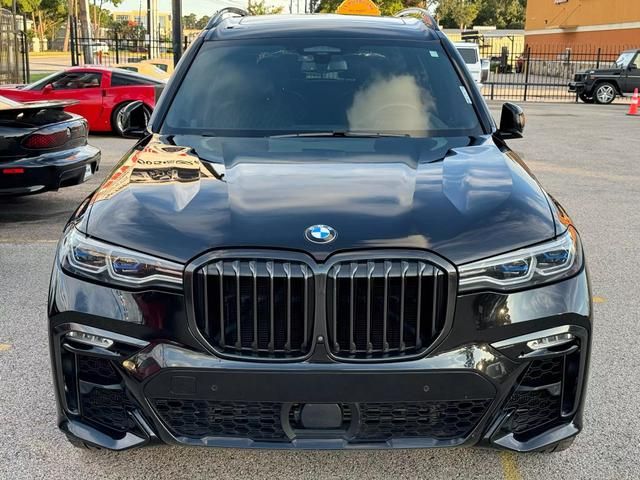 2021 BMW X7 M50i