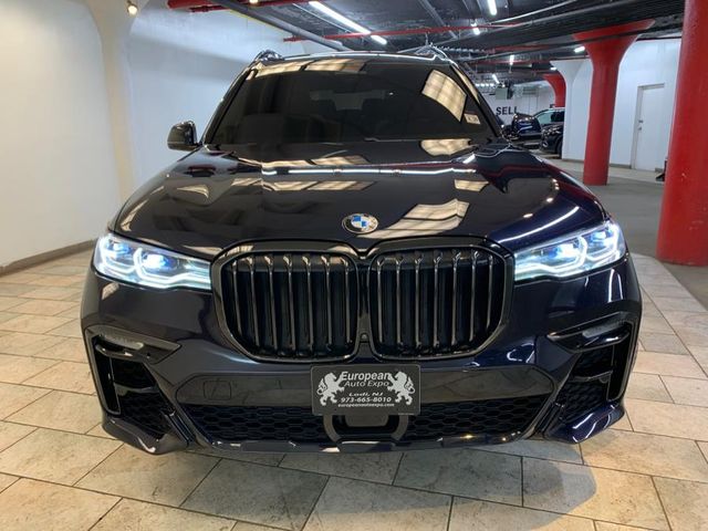 2021 BMW X7 M50i