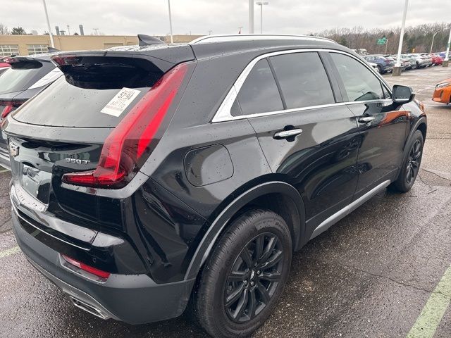 2021 Cadillac XT4 Premium Luxury