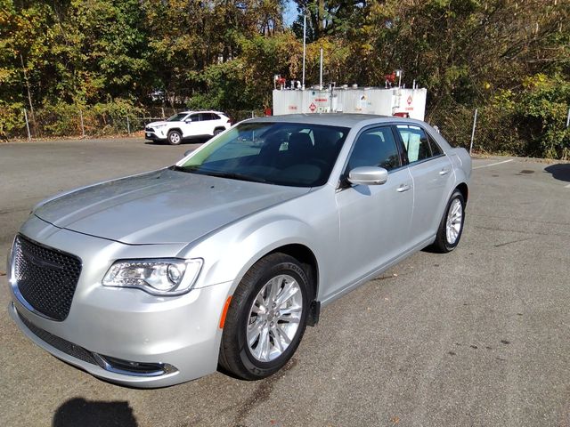 2021 Chrysler 300 Touring L