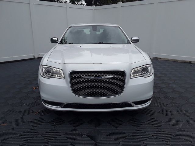 2021 Chrysler 300 Touring