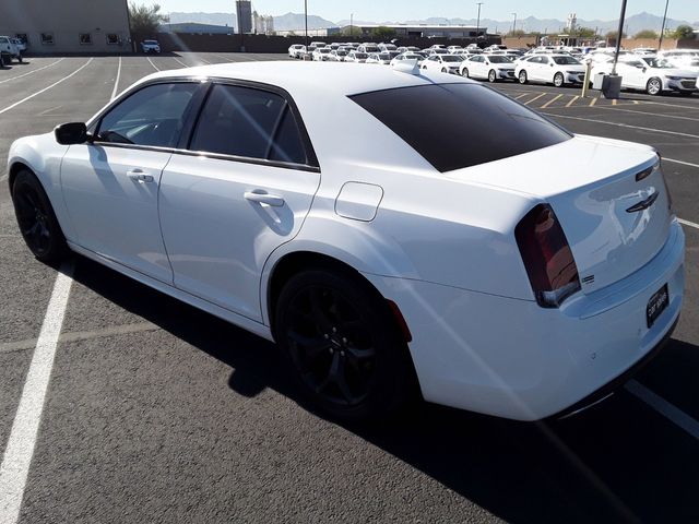 2021 Chrysler 300 Touring L