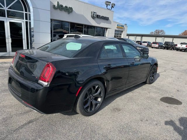 2021 Chrysler 300 300S