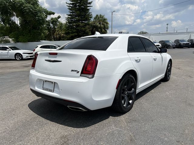 2021 Chrysler 300 300S