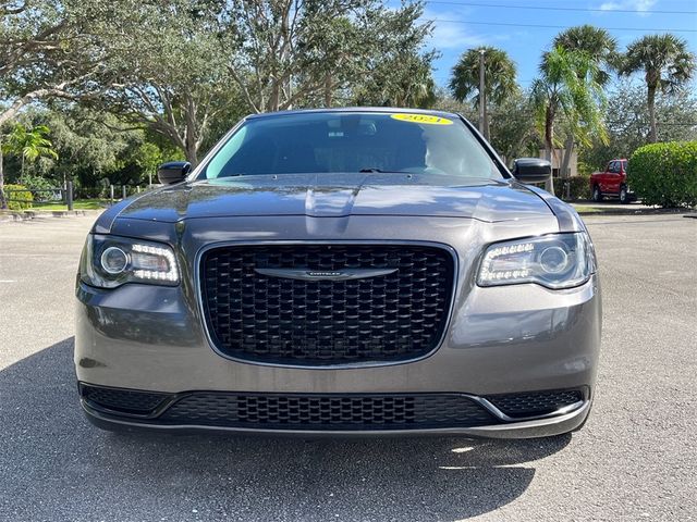 2021 Chrysler 300 Touring