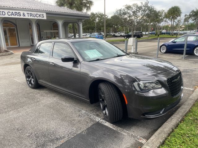 2021 Chrysler 300 Touring