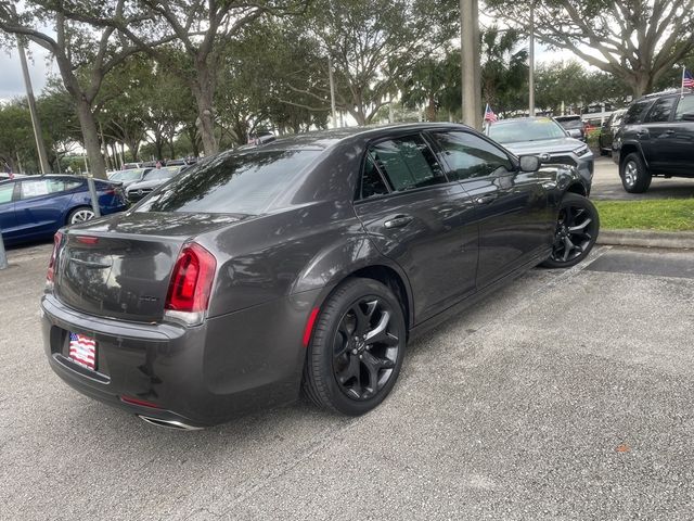 2021 Chrysler 300 Touring