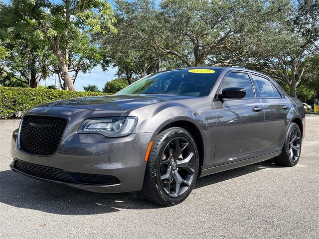 2021 Chrysler 300 Touring