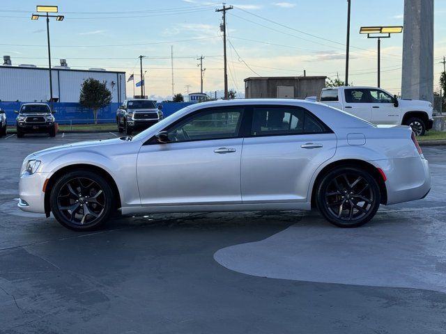 2021 Chrysler 300 Touring