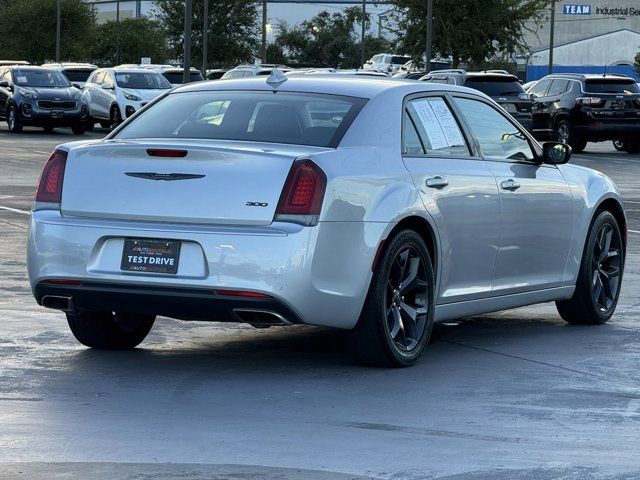 2021 Chrysler 300 Touring