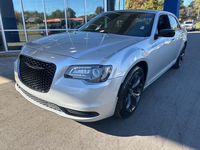 2021 Chrysler 300 Touring