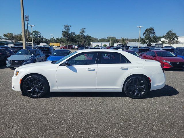 2021 Chrysler 300 Touring