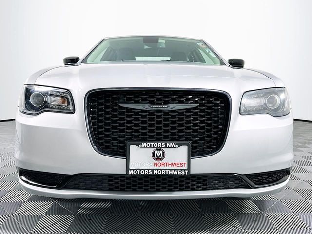 2021 Chrysler 300 Touring