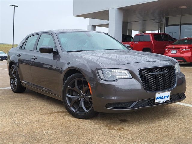 2021 Chrysler 300 Touring