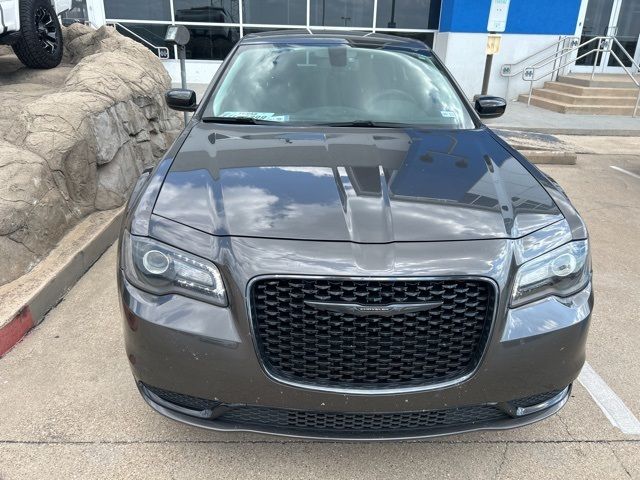 2021 Chrysler 300 Touring