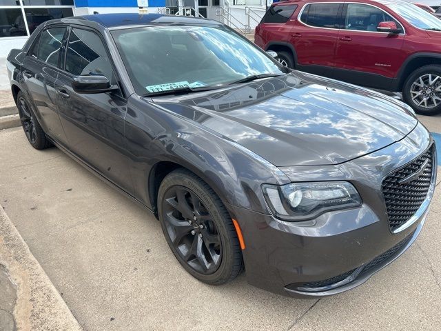 2021 Chrysler 300 Touring