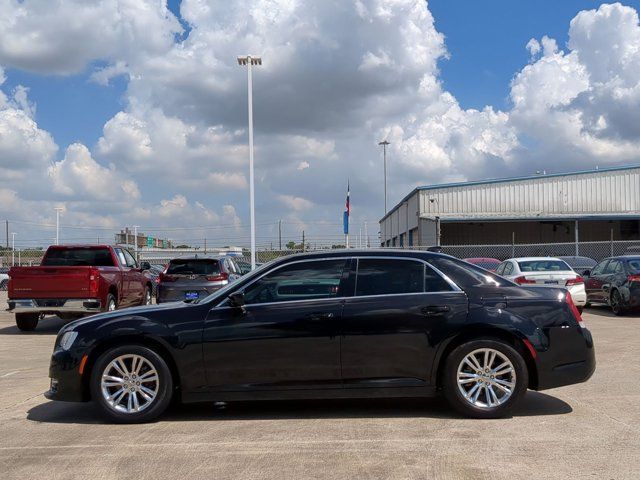 2021 Chrysler 300 Touring