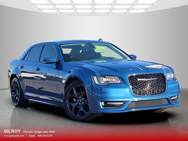 2021 Chrysler 300 Touring L