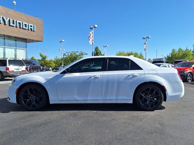 2021 Chrysler 300 Touring