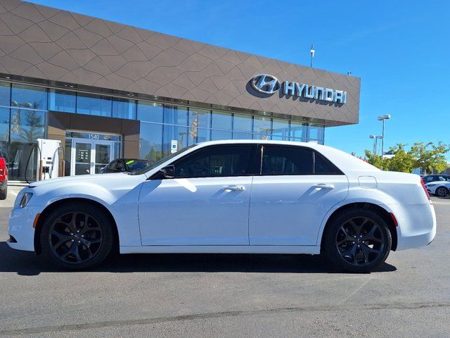 2021 Chrysler 300 Touring