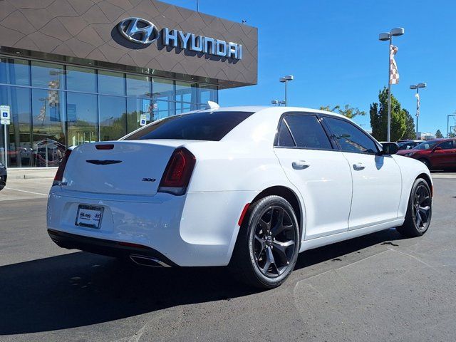 2021 Chrysler 300 Touring