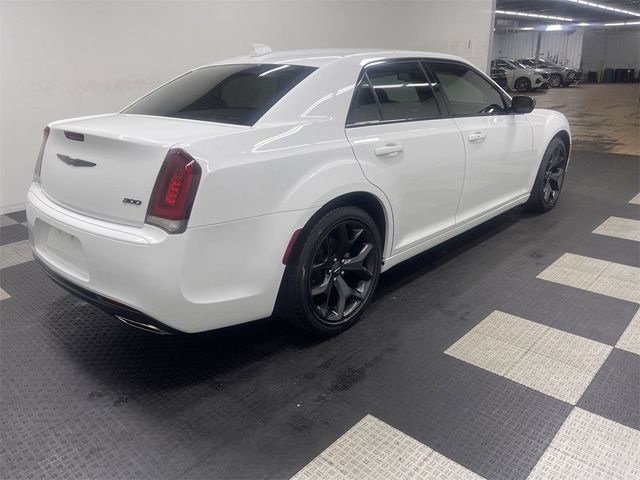 2021 Chrysler 300 Touring