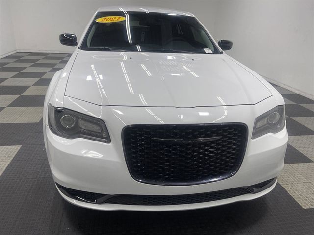 2021 Chrysler 300 Touring