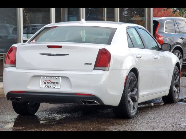 2021 Chrysler 300 Touring